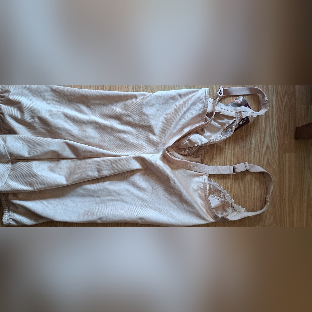 NWT VA BIEN Vintage Inspired Shapewear Size 42C - Picture 4 of 6